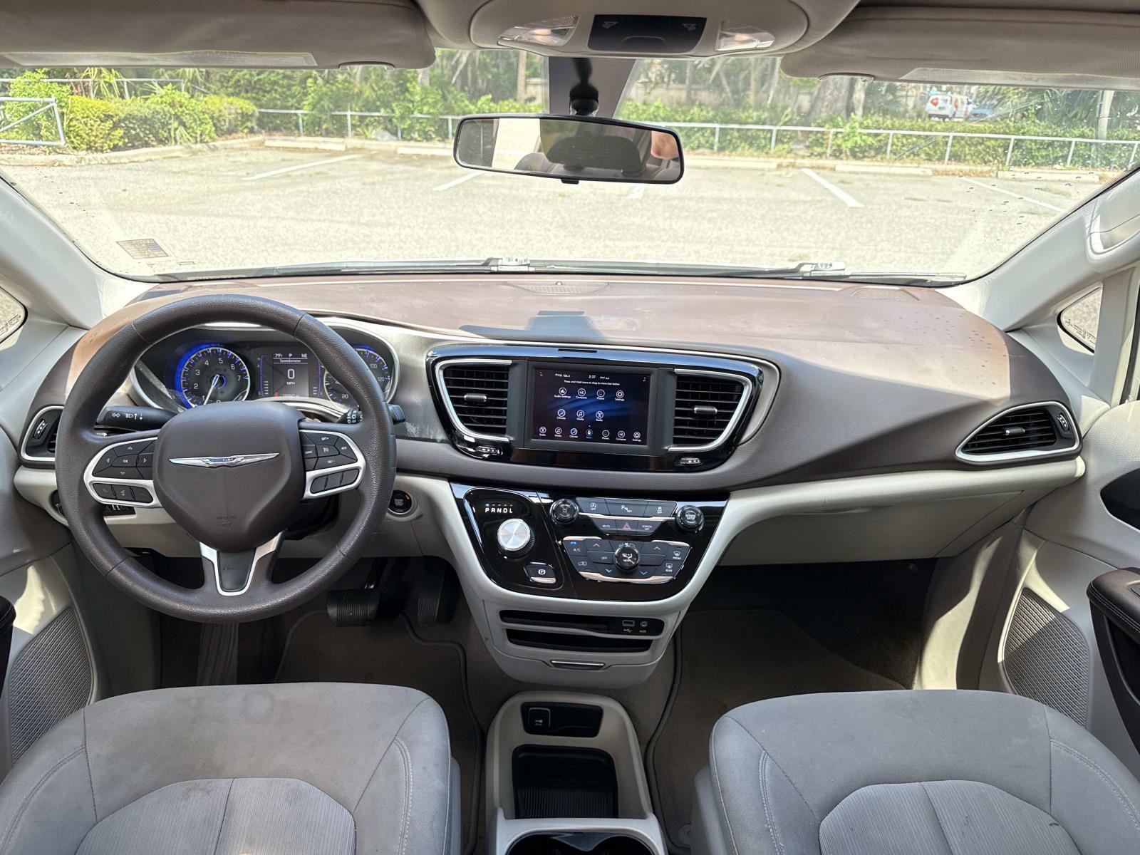 Used 2019 Chrysler Pacifica LX image 12