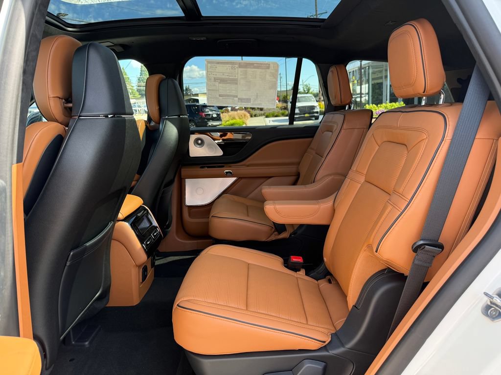 New 2026 Lincoln Aviator Black Label w/ Dynamic Handling Package AWD/4WD image 9