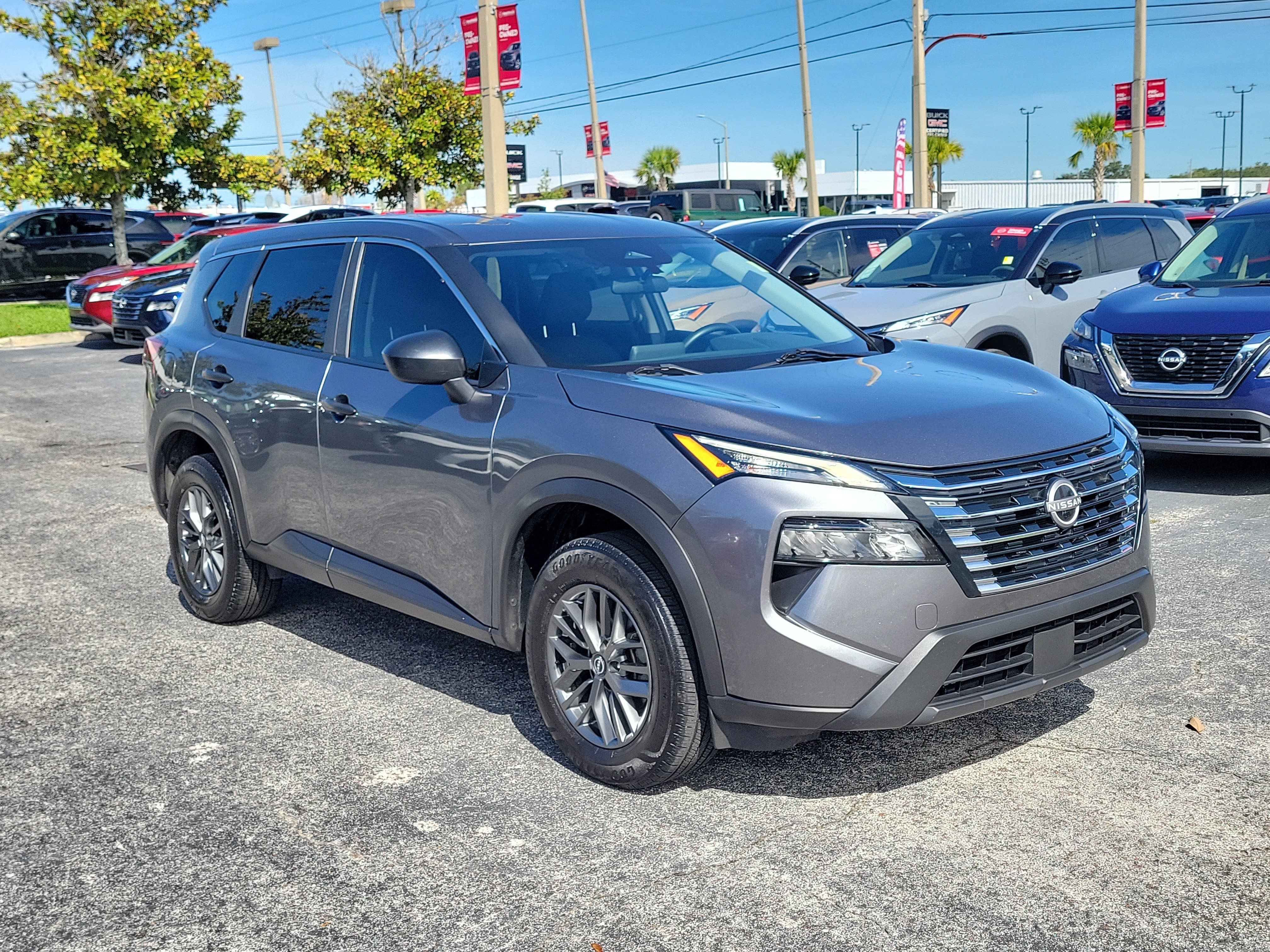 Certified 2024 Nissan Rogue S FWD image 3