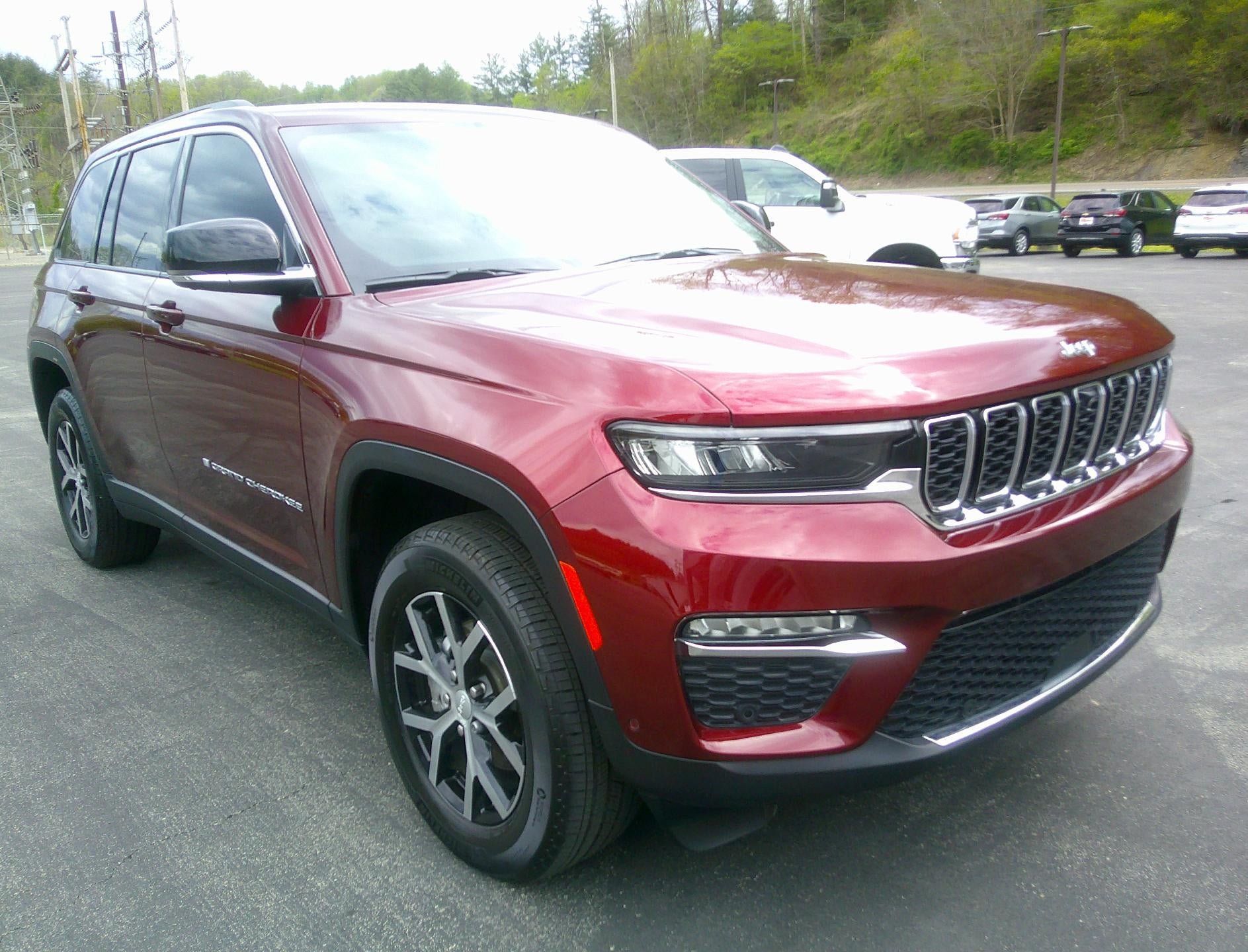 Used 2023 Jeep Grand Cherokee Limited w/ Luxury Tech Group II AWD/4WD image 6