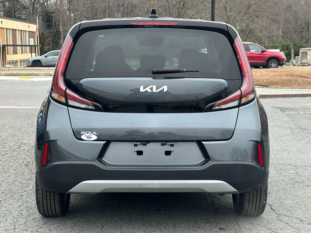 Used 2023 Kia Soul LX w/ LX Technology Package image 7