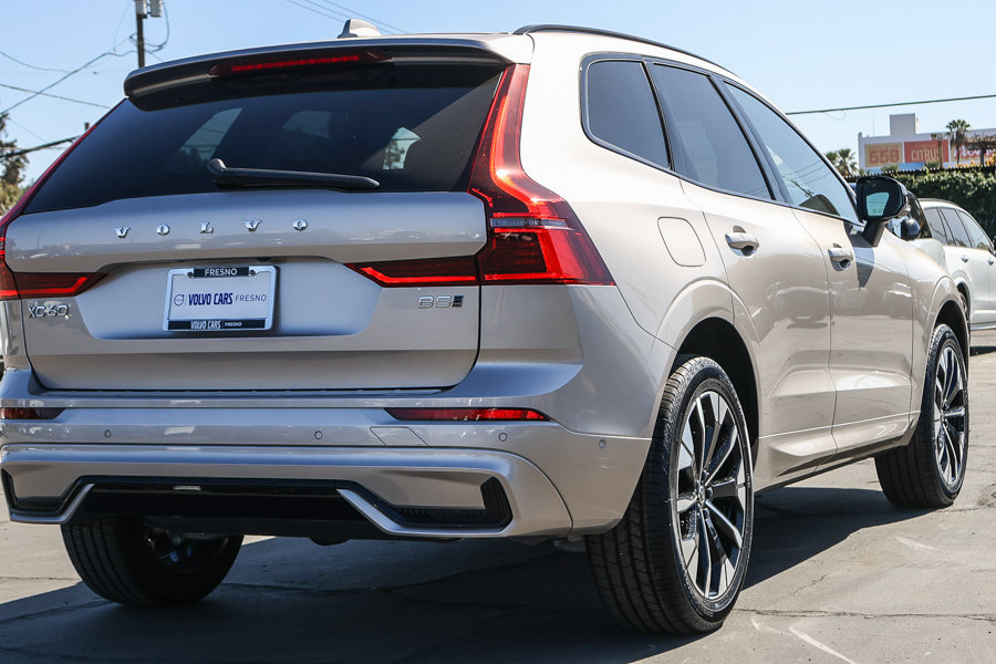 New 2027 Volvo XC60 B5 Plus AWD/4WD image 4