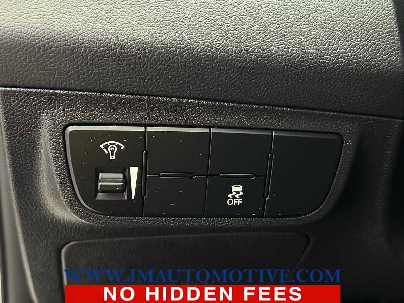 Used 2017 Hyundai Veloster Value Edition image 33