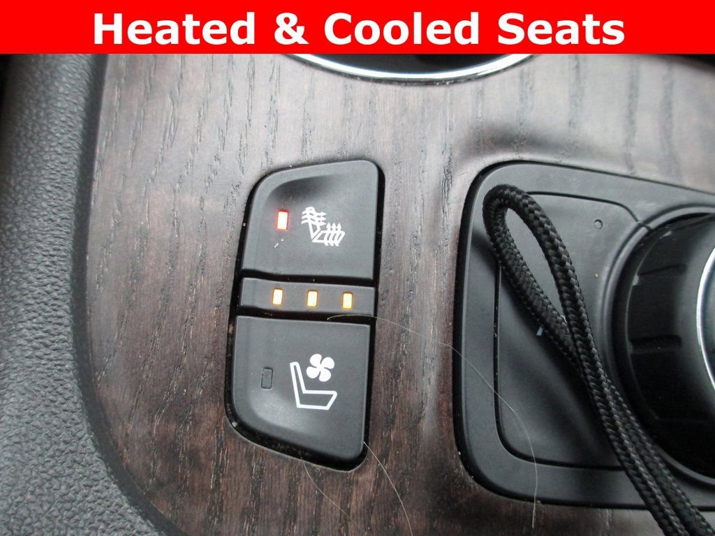 Used 2022 GMC Acadia Denali w/ Denali Ultimate Package image 17