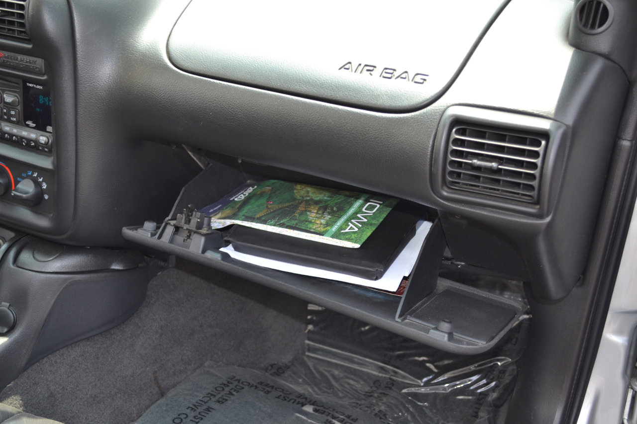 Used 2002 Chevrolet Camaro Z28 w/ SS Performance/Appearance Pkg image 29