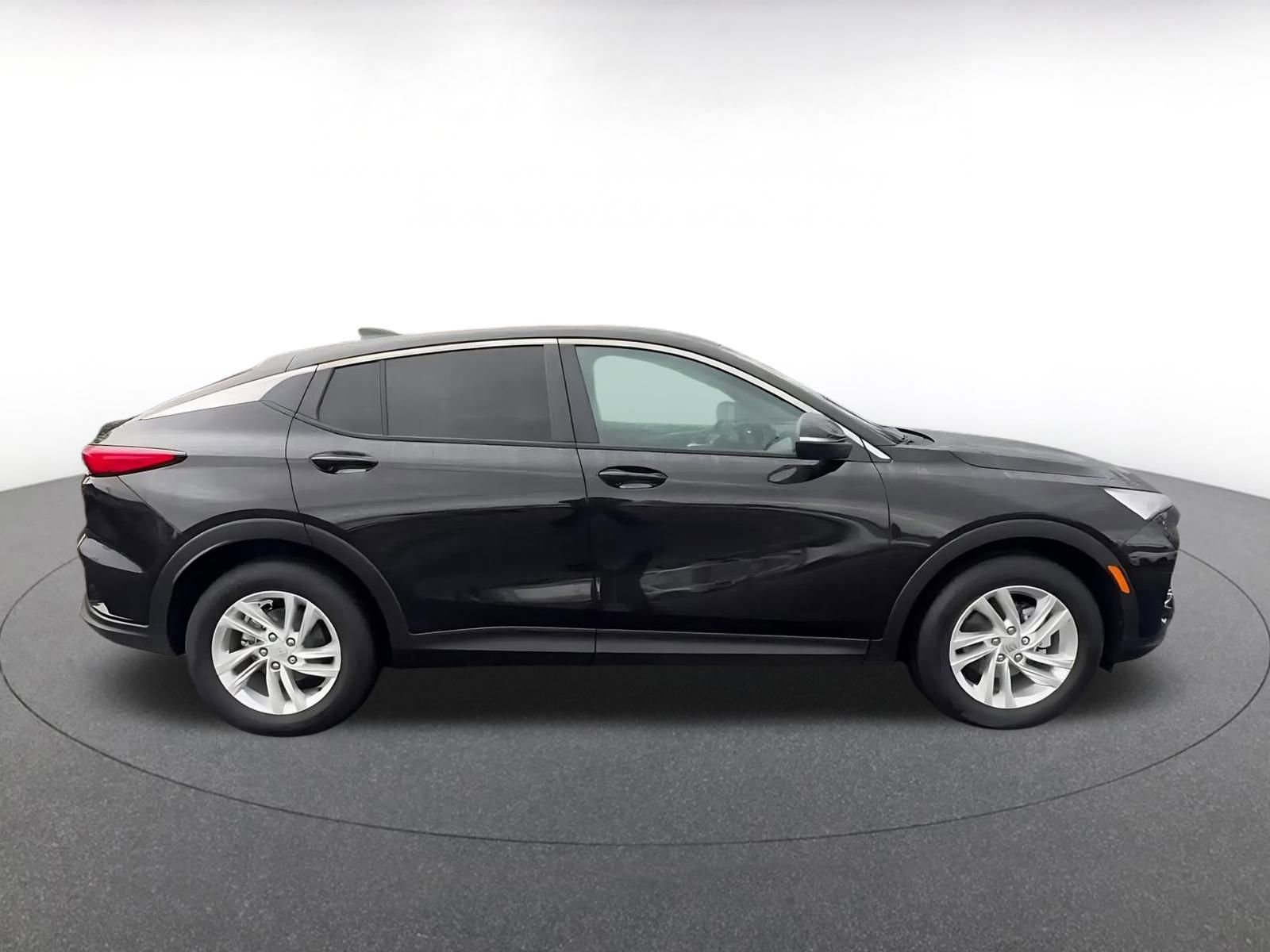 Used 2025 Buick Envista Preferred image 16