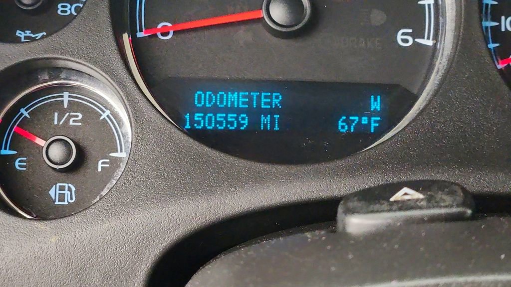 Used 2013 Chevrolet Suburban LTZ image 16