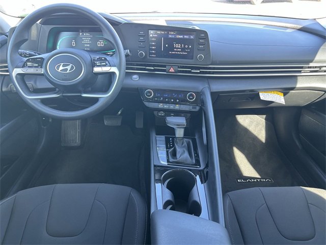 Certified 2025 Hyundai Elantra Blue image 10
