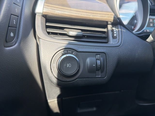 Used 2020 Buick Envision Essence image 40