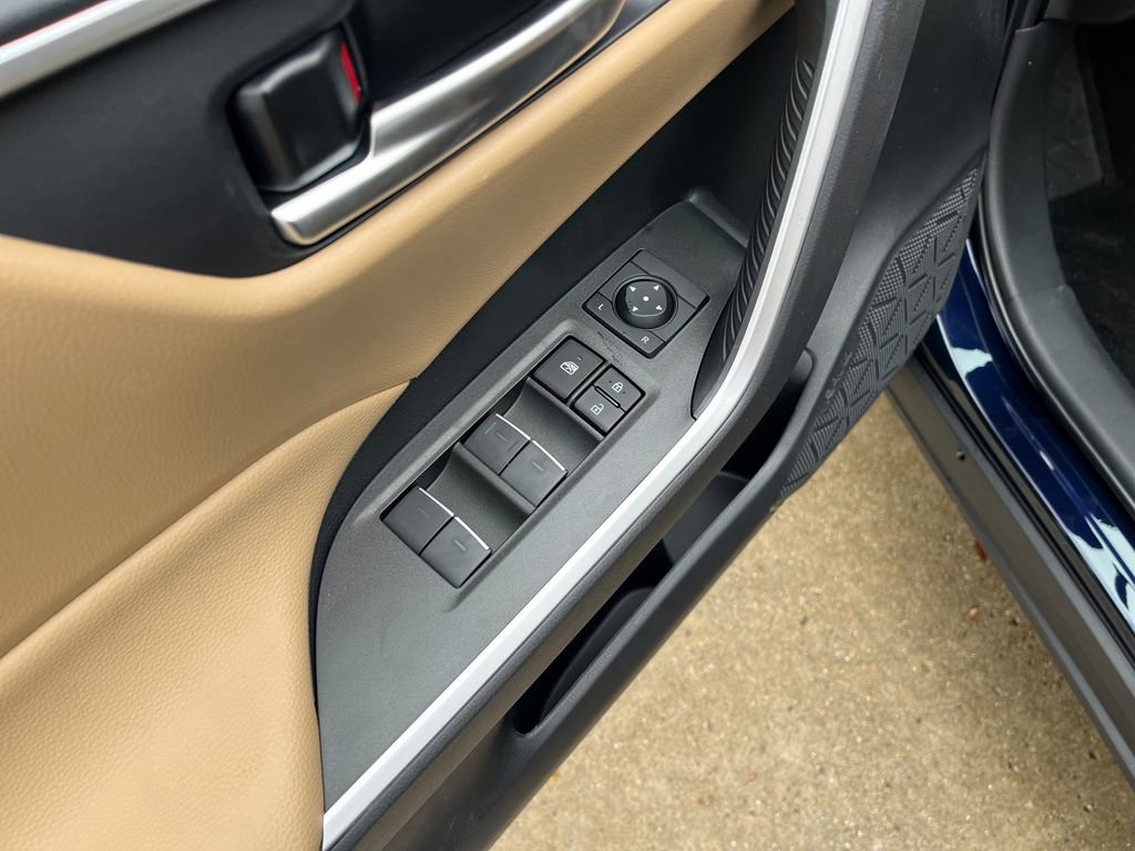 New 2025 Toyota RAV4 XLE image 12
