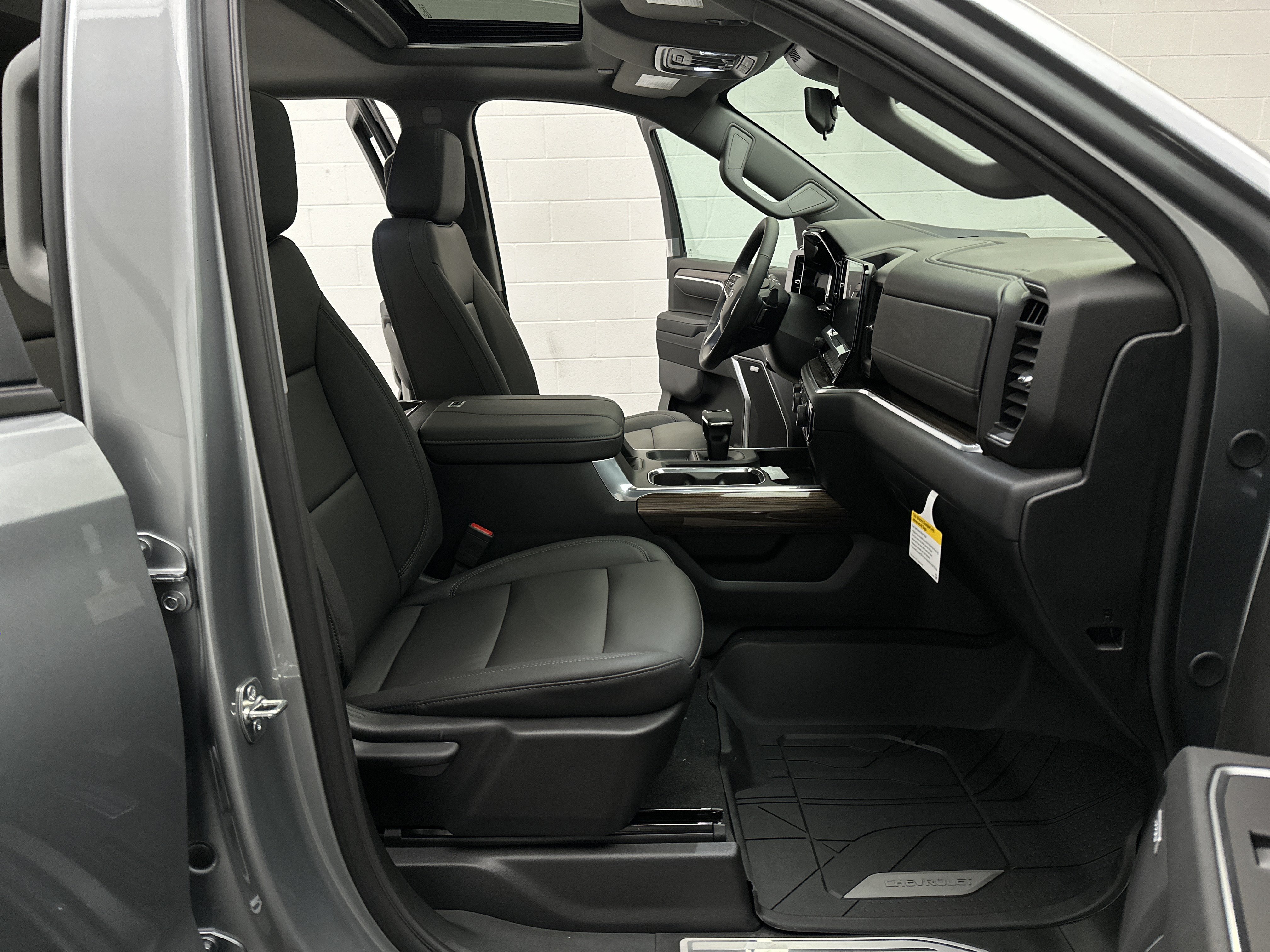 New 2026 Chevrolet Silverado 1500 RST w/ Redline Edition AWD/4WD image 27