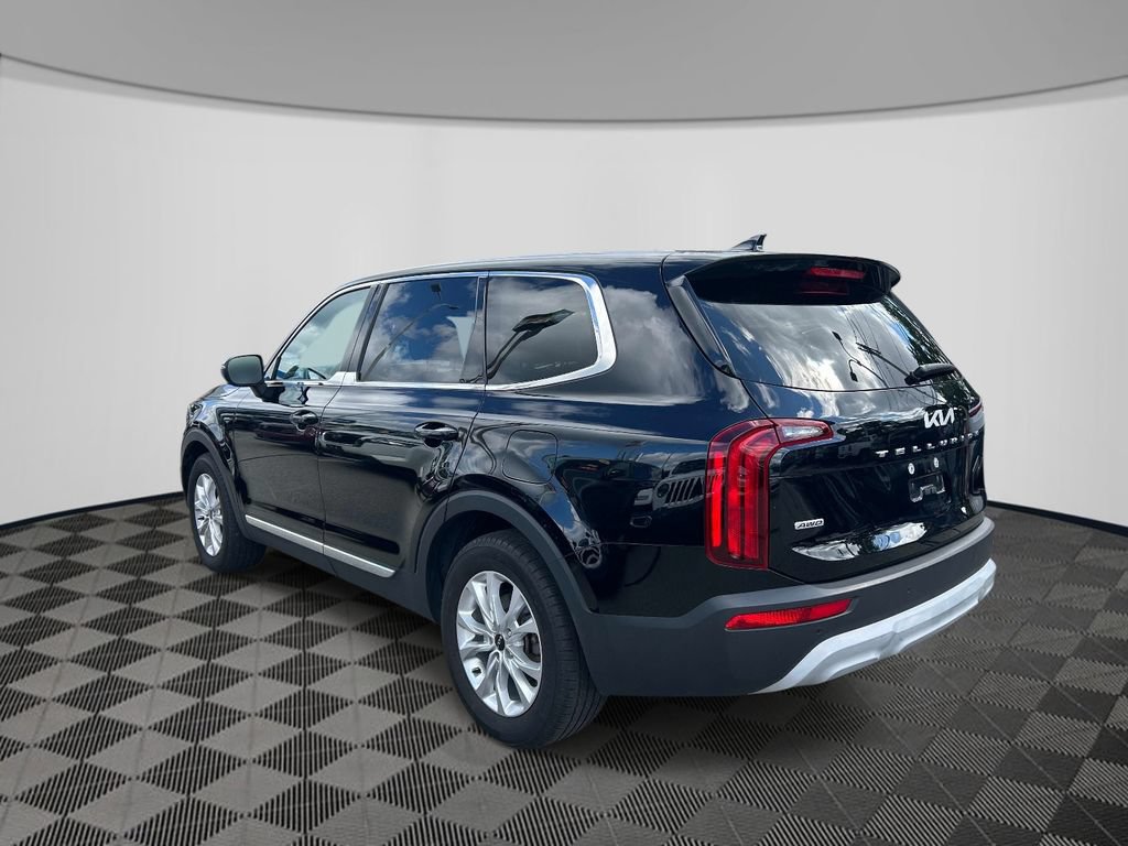 Used 2022 Kia Telluride LX AWD/4WD image 3