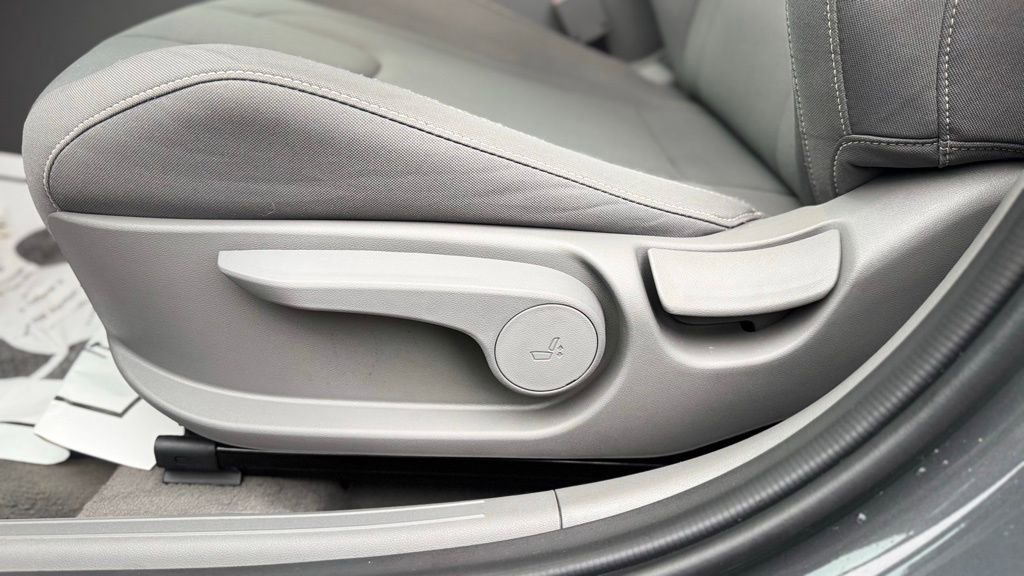 Certified 2024 Hyundai Elantra SEL image 17