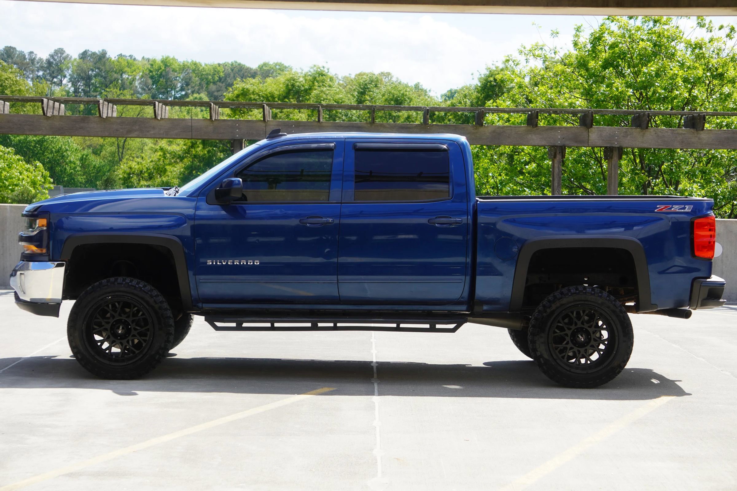 Used 2017 Chevrolet Silverado 1500 LT w/ All Star Edition AWD/4WD image 6
