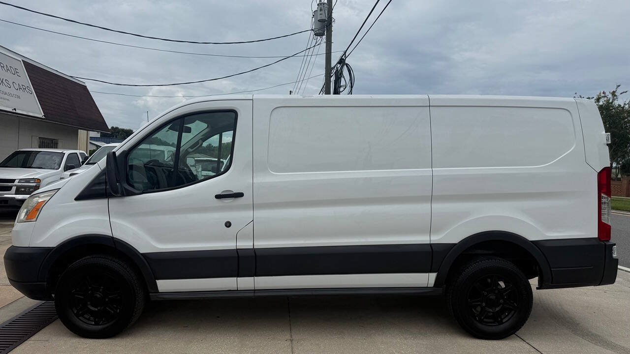 Used 2019 Ford Transit 250 130 Low Roof w/ Exterior Upgrade Package RWD image 4