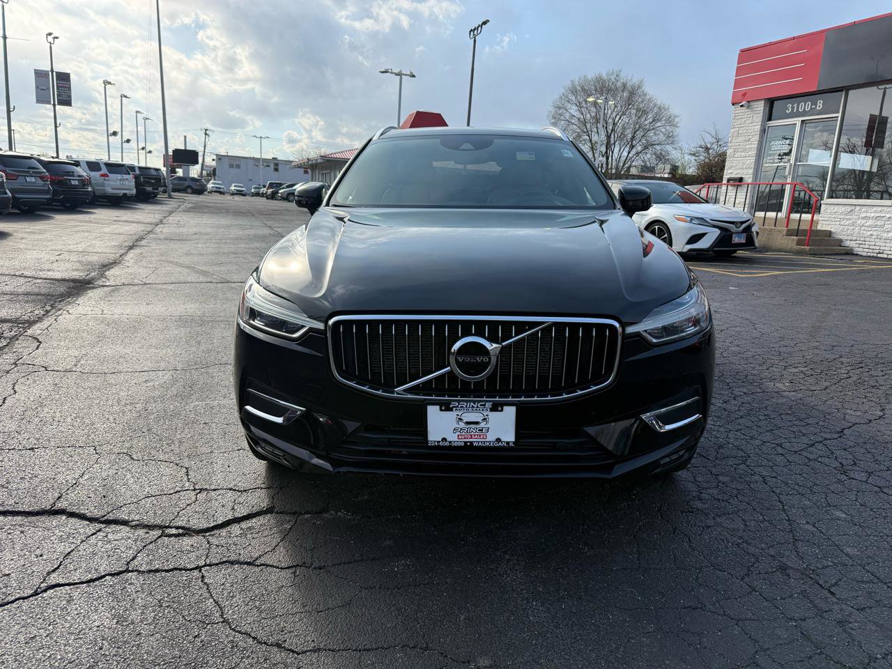 Used 2018 Volvo XC60 T6 Inscription w/ Vision Package image 2