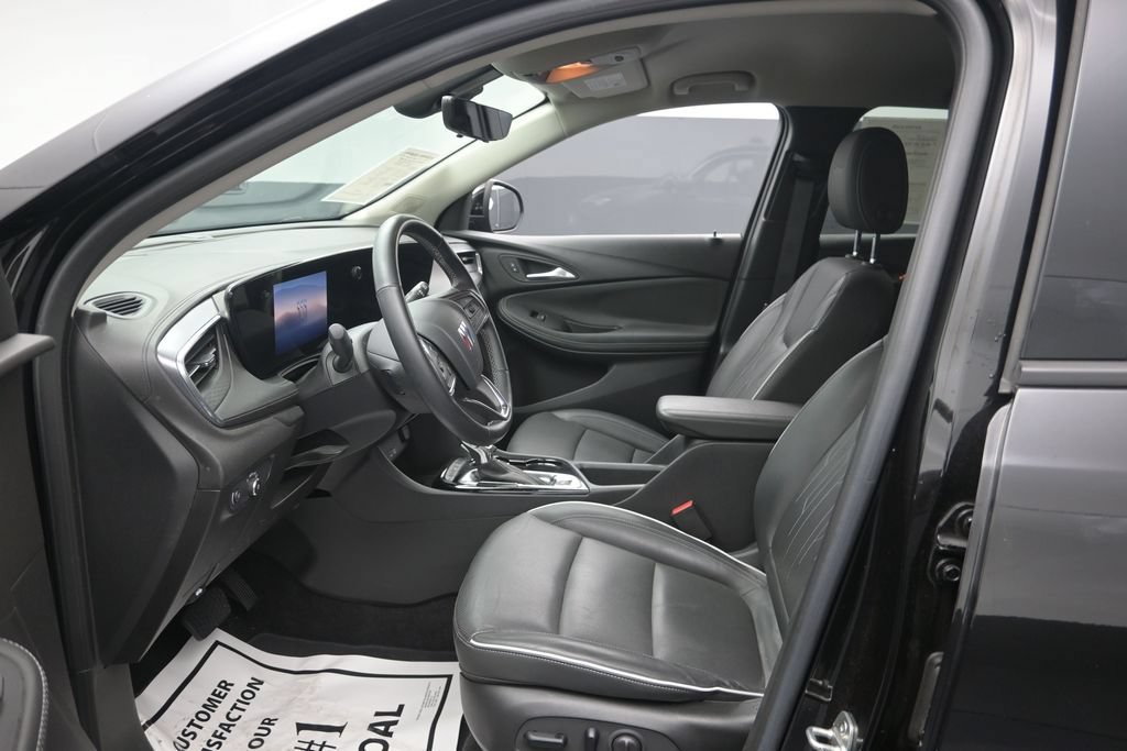 Used 2024 Buick Encore GX Avenir w/ Avenir Technology Package FWD image 10