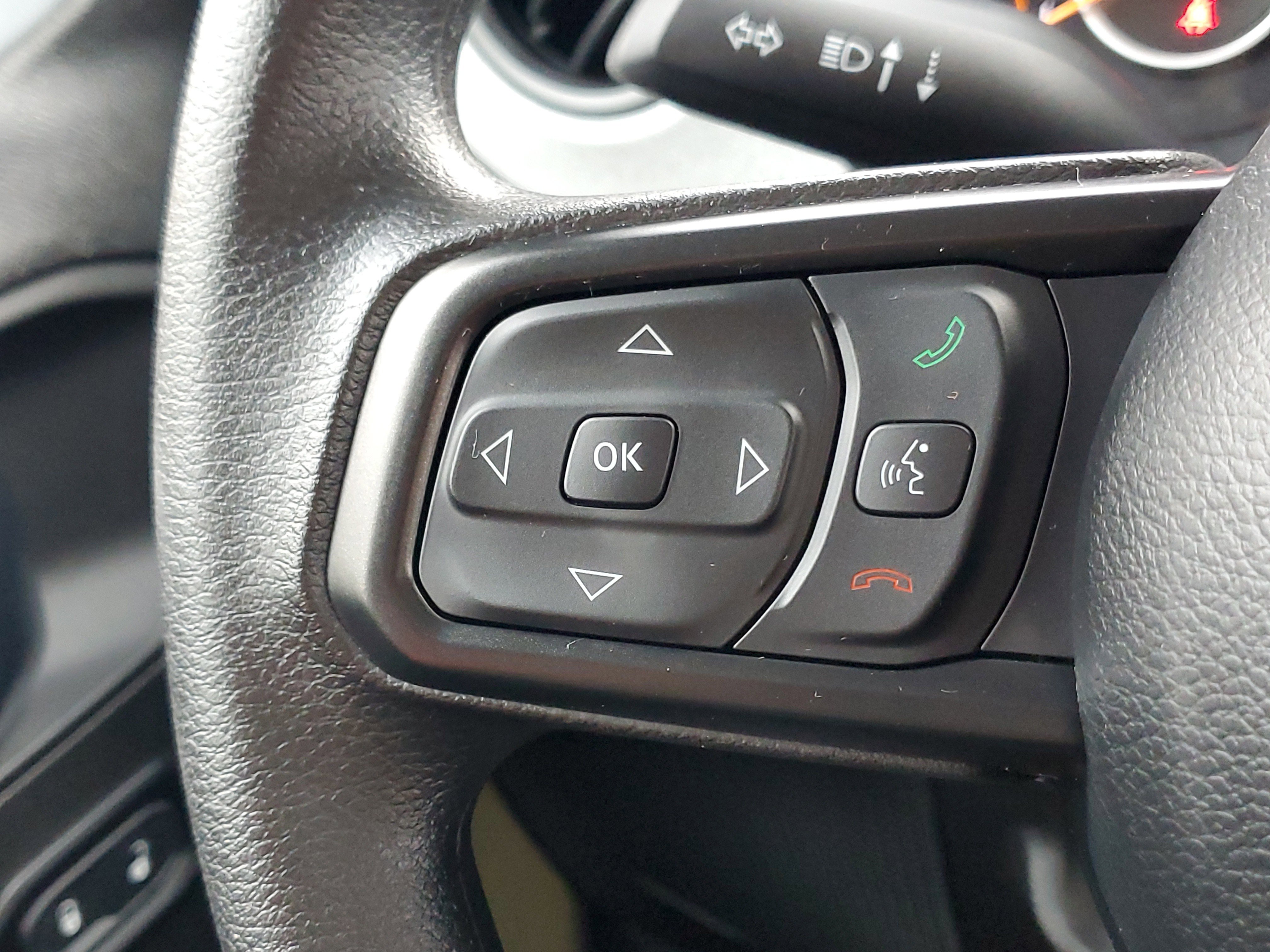 Used 2025 Jeep Wrangler Sport image 17