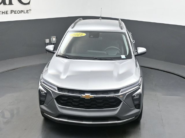 Used 2025 Chevrolet Trax LT FWD image 51