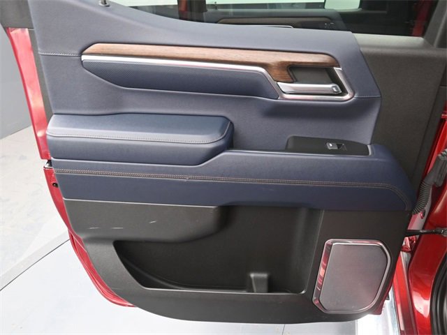 Used 2023 Chevrolet Silverado 1500 High Country w/ Technology Package image 30