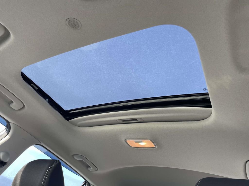 Certified 2024 Hyundai Venue SEL image 9