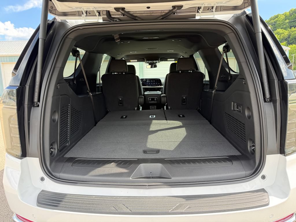 New 2026 Chevrolet Suburban LT w/ Comfort Package AWD/4WD image 13