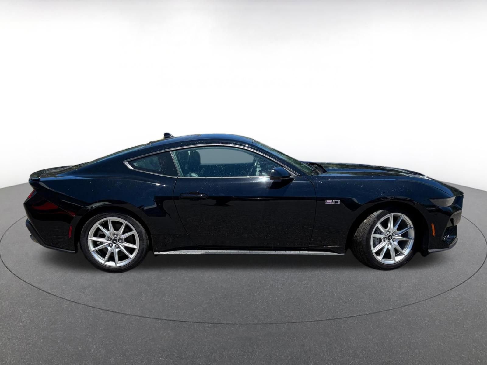 Used 2025 Ford Mustang GT Premium RWD image 7
