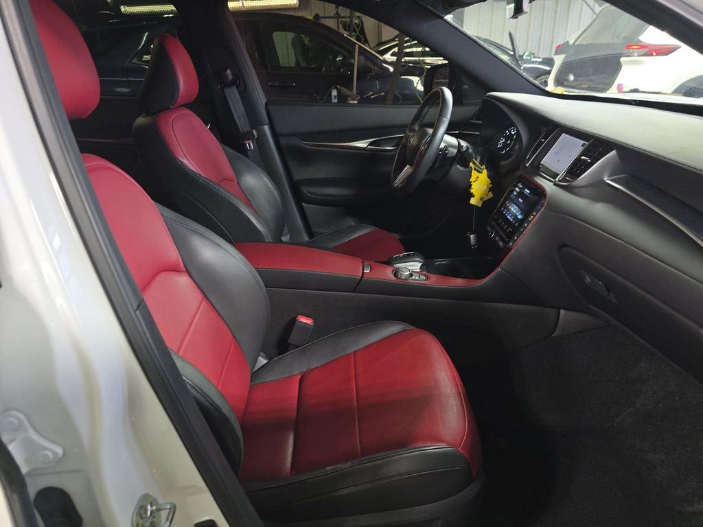 Used 2025 INFINITI QX50 Sport image 12