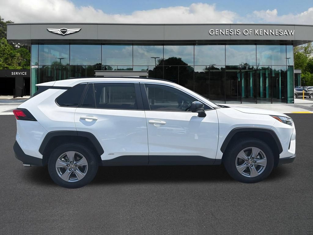Used 2024 Toyota RAV4 LE AWD/4WD image 9