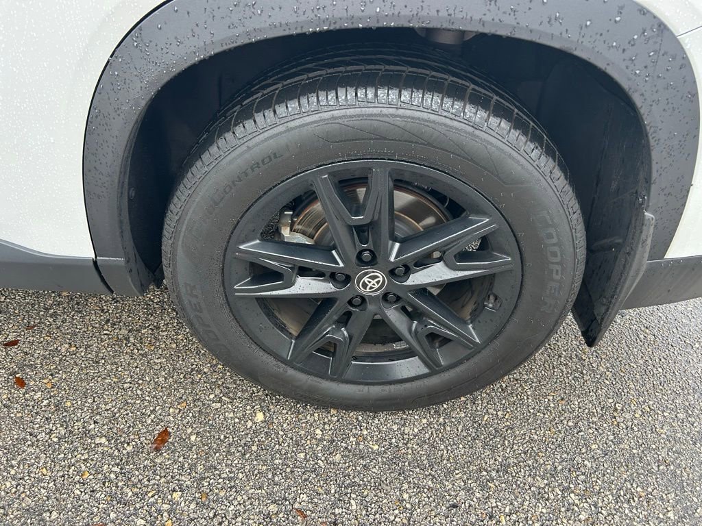 Used 2024 Toyota Grand Highlander Limited image 9