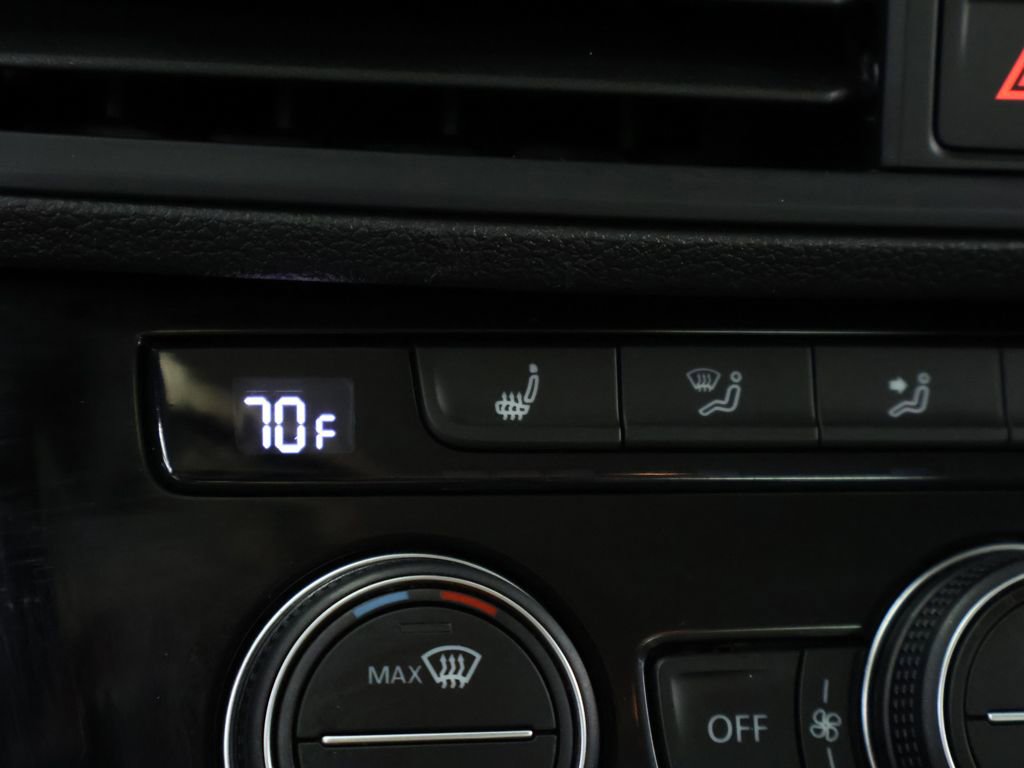 Used 2024 Volkswagen Jetta SE image 48