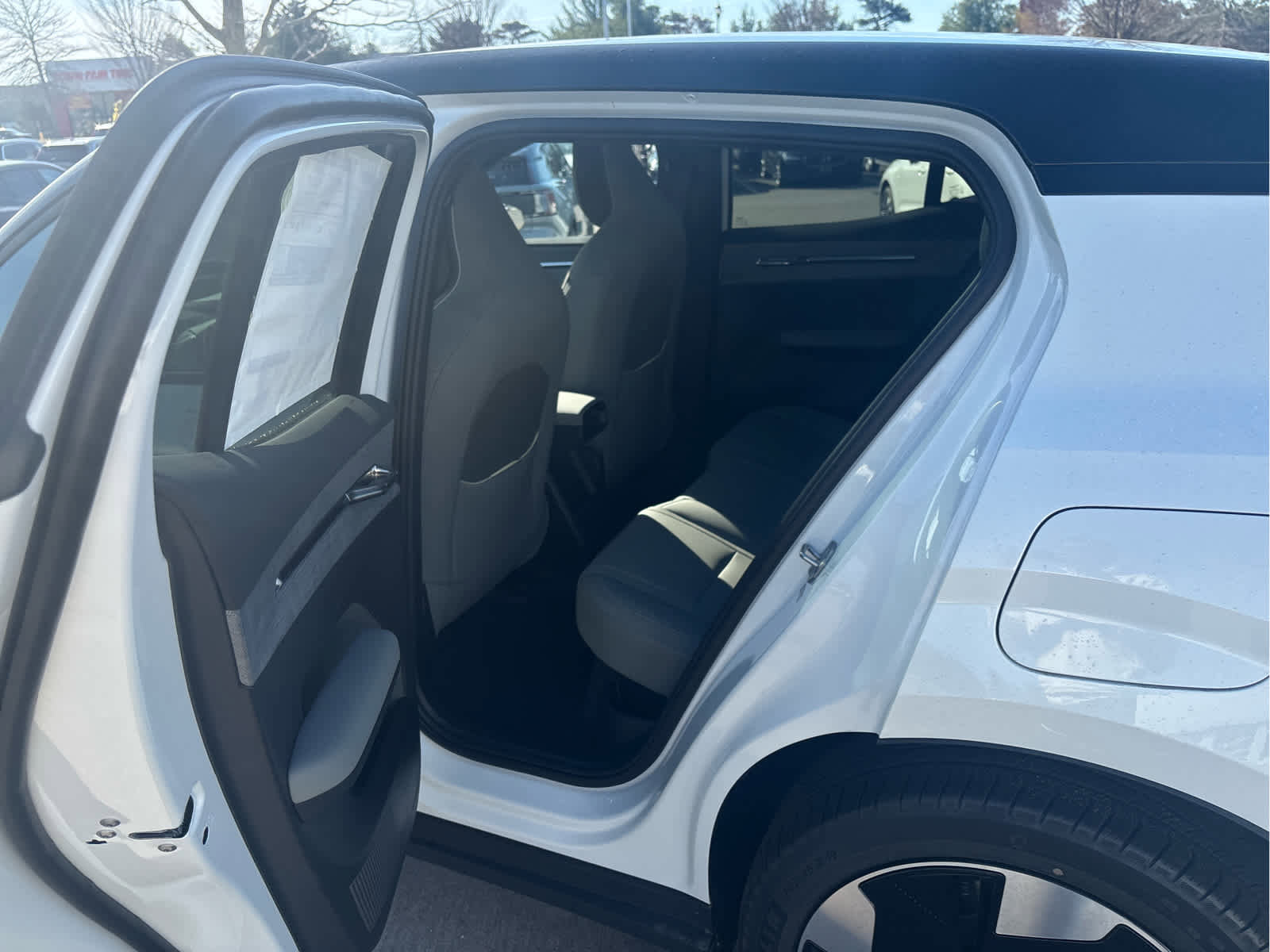 New 2026 Volvo EX30 Plus w/ Protection Package Premier AWD/4WD image 19