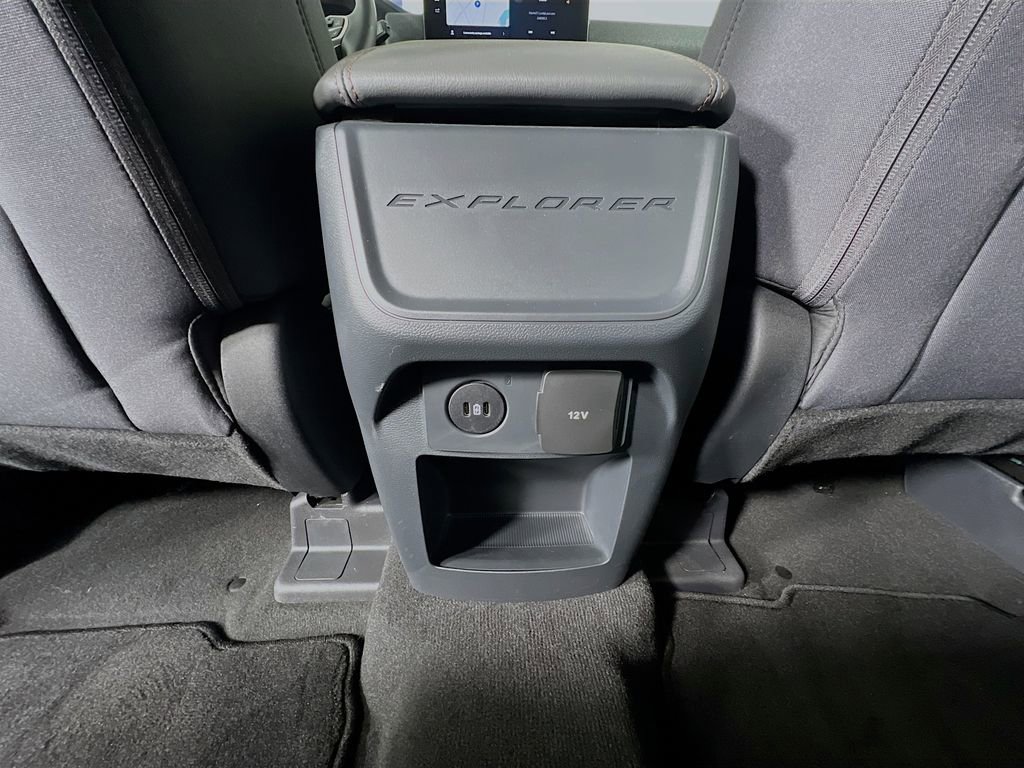 Used 2026 Ford Explorer Active AWD/4WD image 39