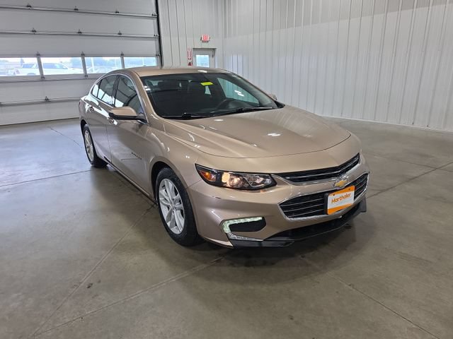 Used 2018 Chevrolet Malibu LT w/ LPO, Convenience Package 2 FWD image 2