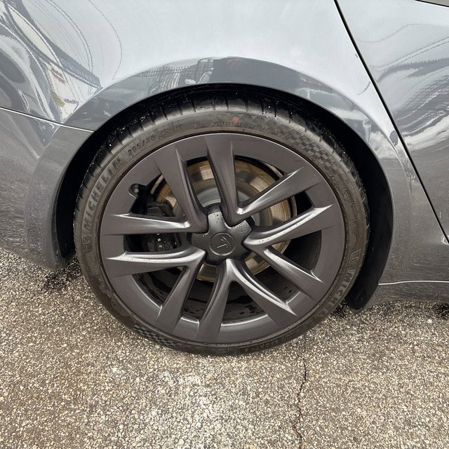 Used 2021 Tesla Model S Plaid image 26