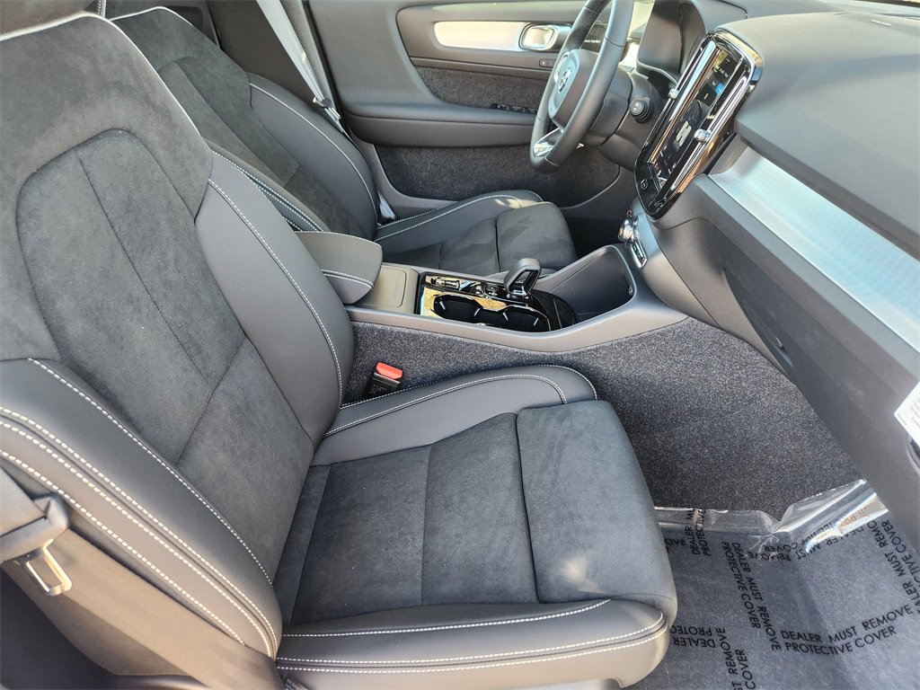 New 2026 Volvo XC40 B5 Ultra w/ Climate Package image 25
