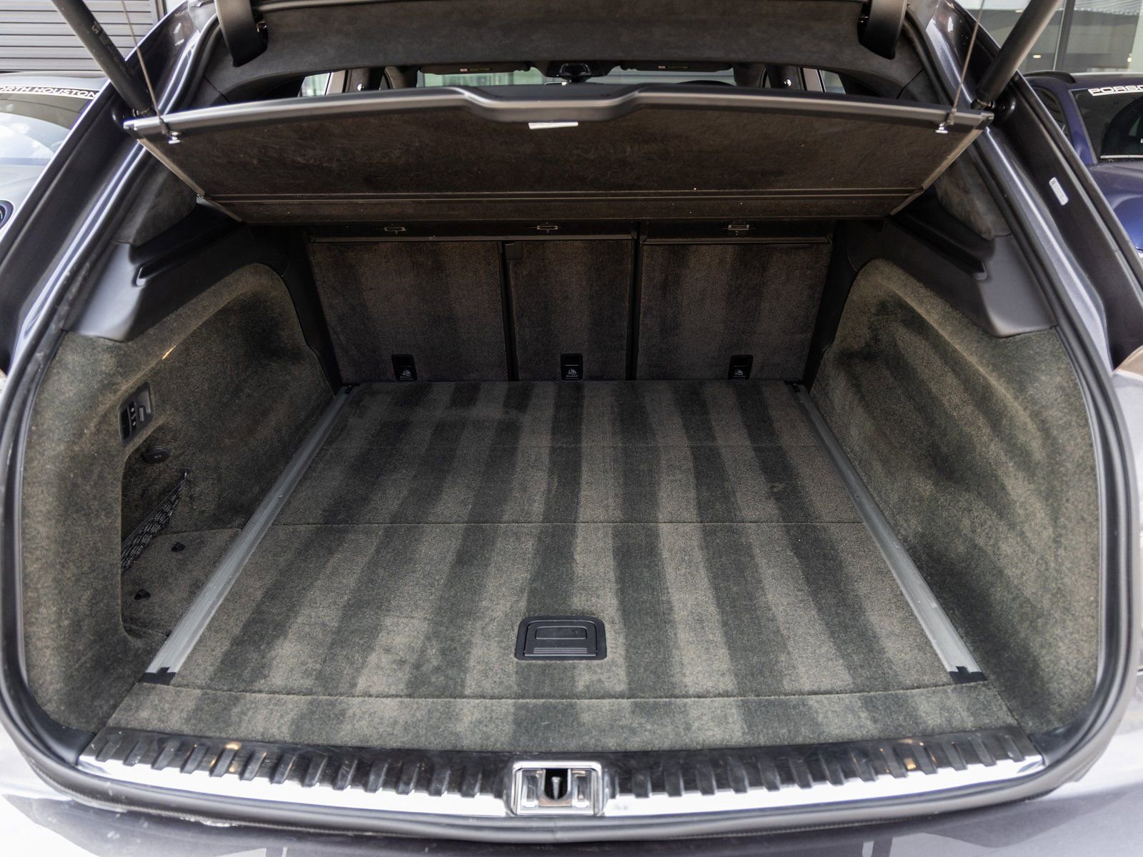 Used 2022 Bentley Bentayga image 42