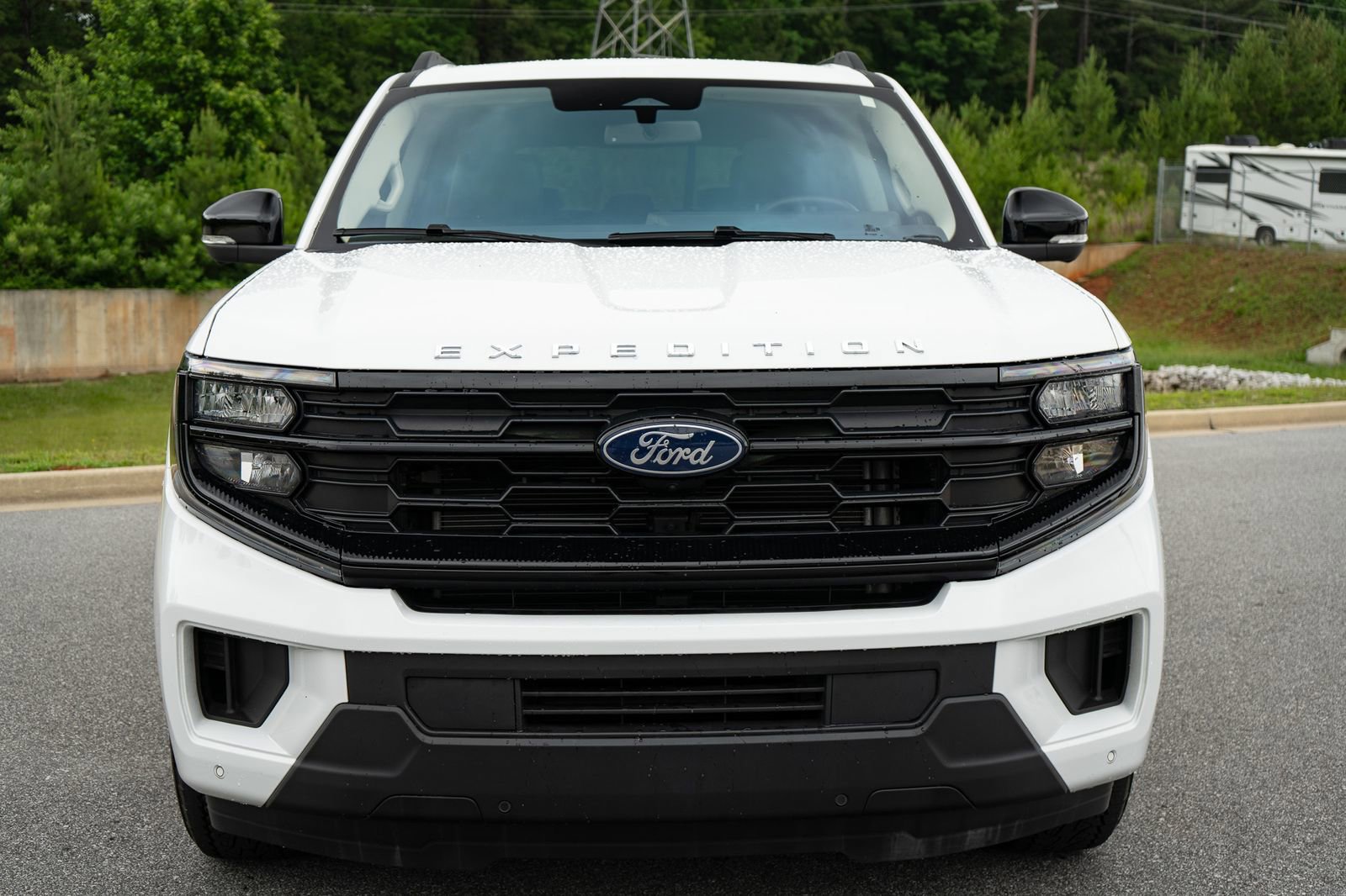 Used 2025 Ford Expedition Active AWD/4WD image 2