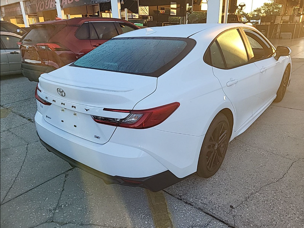 Used 2026 Toyota Camry SE FWD image 5