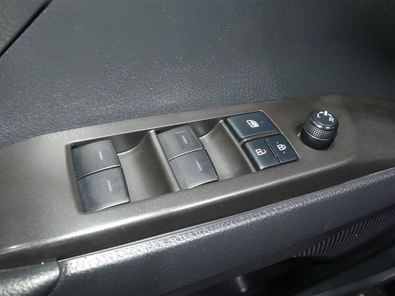 Used 2021 Toyota Camry SE w/ Cold Weather Package image 20