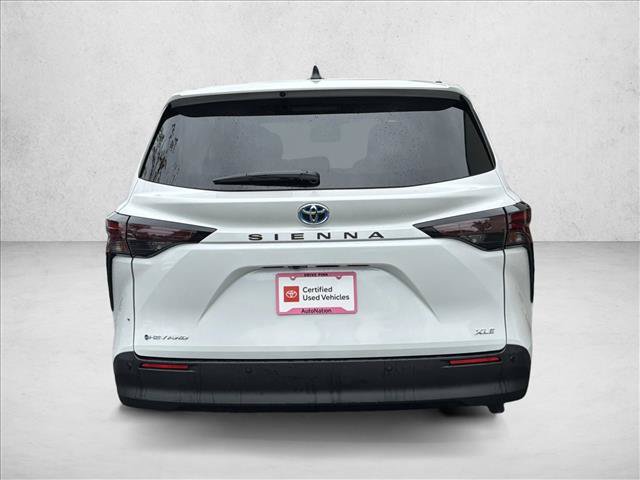 Used 2025 Toyota Sienna XLE AWD/4WD image 6