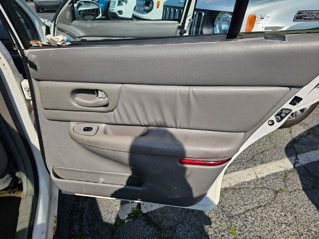 Used 2001 Buick Century Custom w/ Premium Pkg FWD image 21