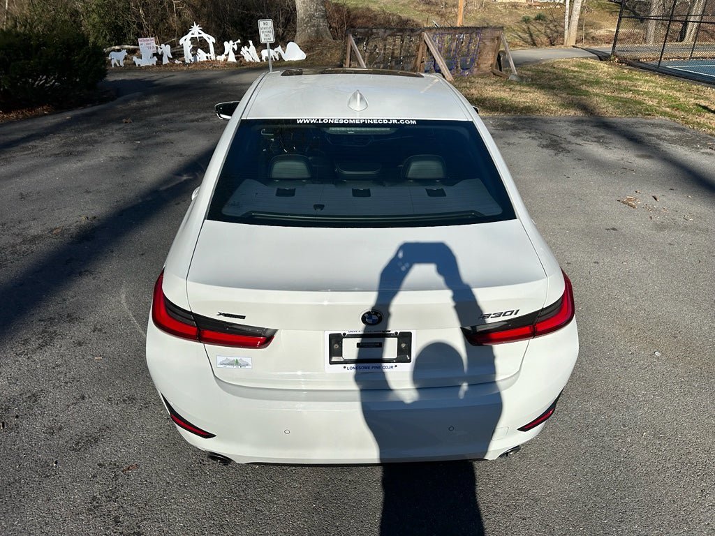 Used 2019 BMW 330i xDrive Sedan w/ Premium Package AWD/4WD image 4