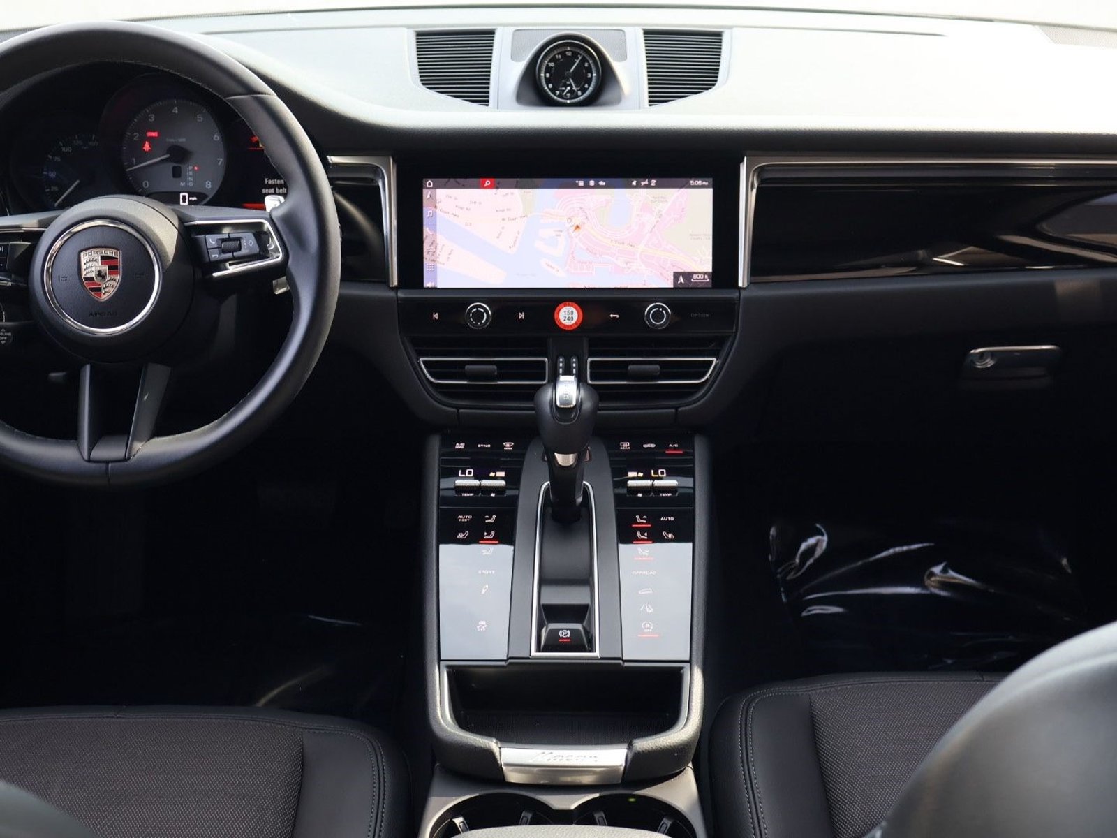 Certified 2024 Porsche Macan S AWD/4WD image 13
