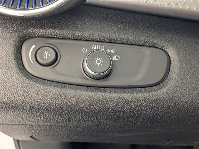 Certified 2025 Chevrolet Trax LT w/ LT Convenience Package image 14