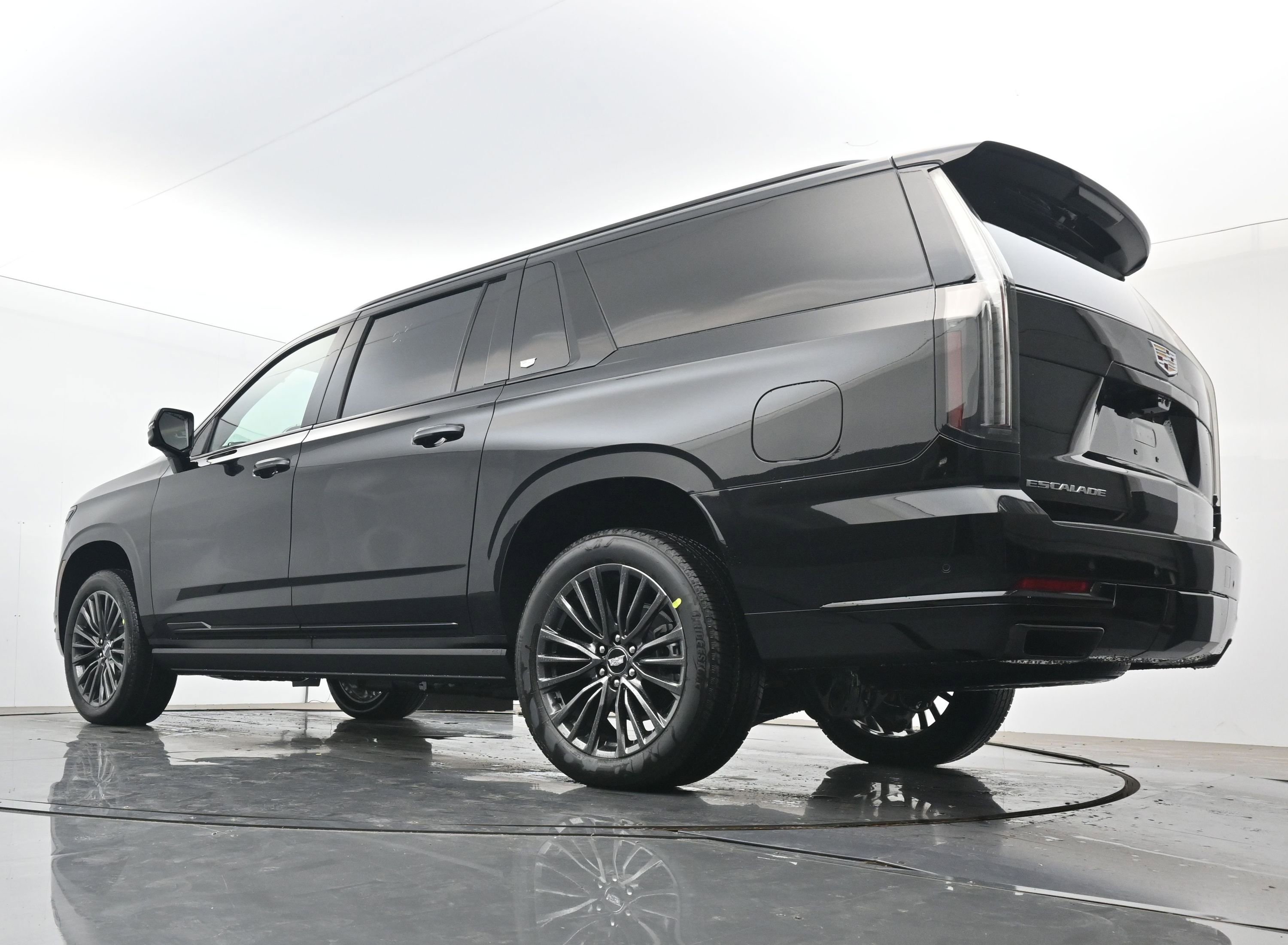 New 2026 Cadillac Escalade ESV Platinum Sport AWD/4WD image 17