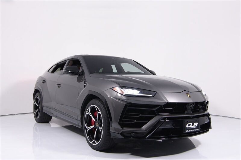 Used 2021 Lamborghini Urus AWD/4WD image 2