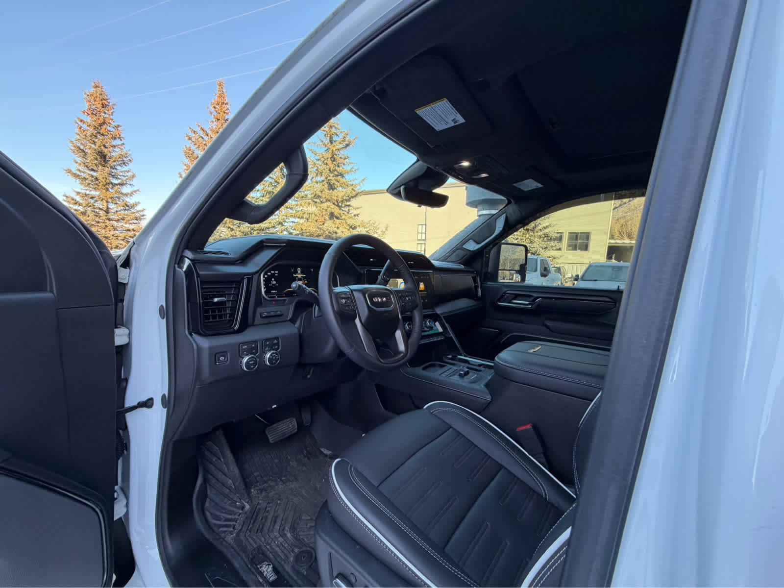 Used 2025 GMC Sierra 2500 AT4X w/ AT4X AEV Edition image 26