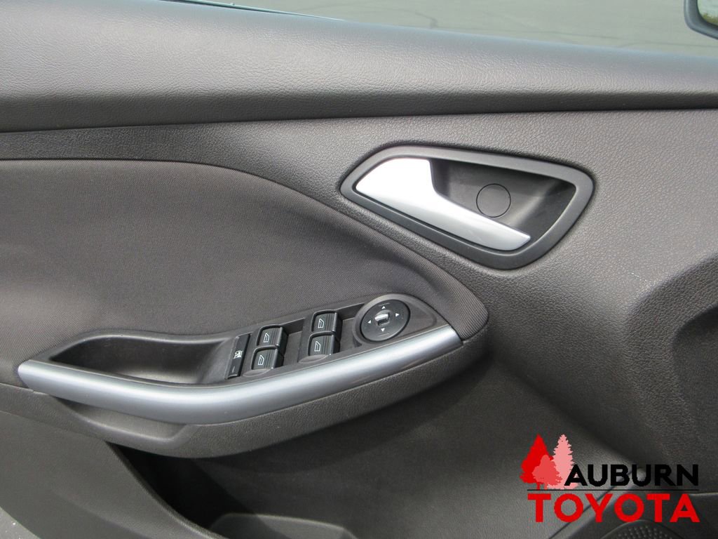Used 2014 Ford Focus Titanium image 27