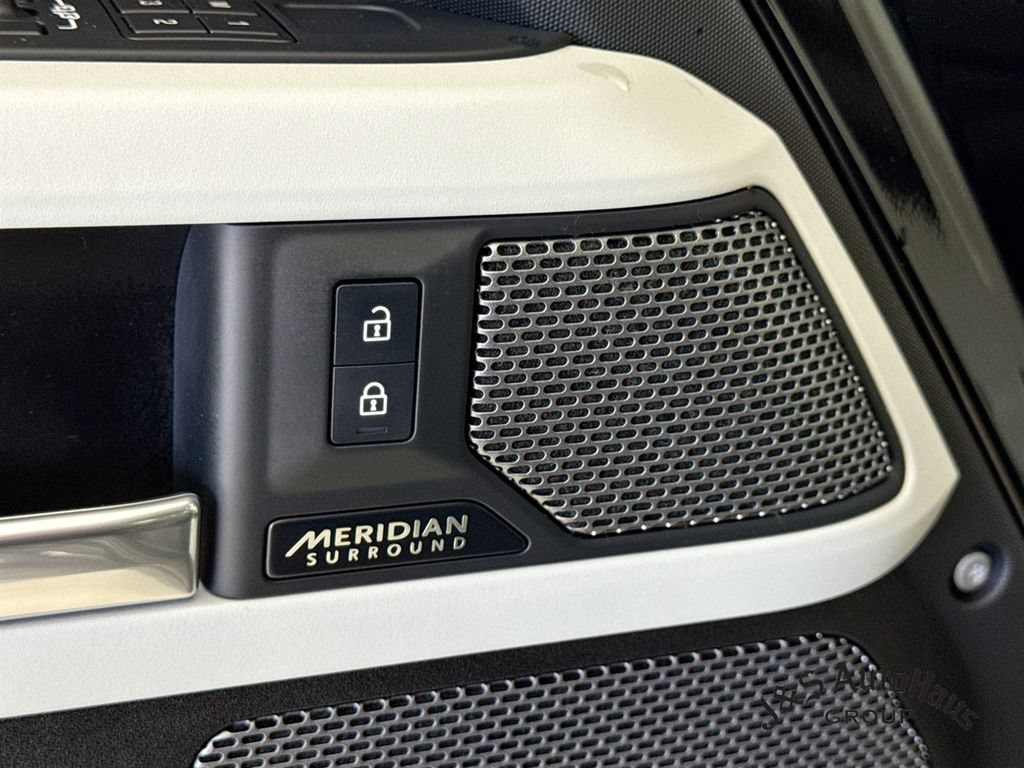 Used 2023 Land Rover Defender 110 SE AWD/4WD image 25